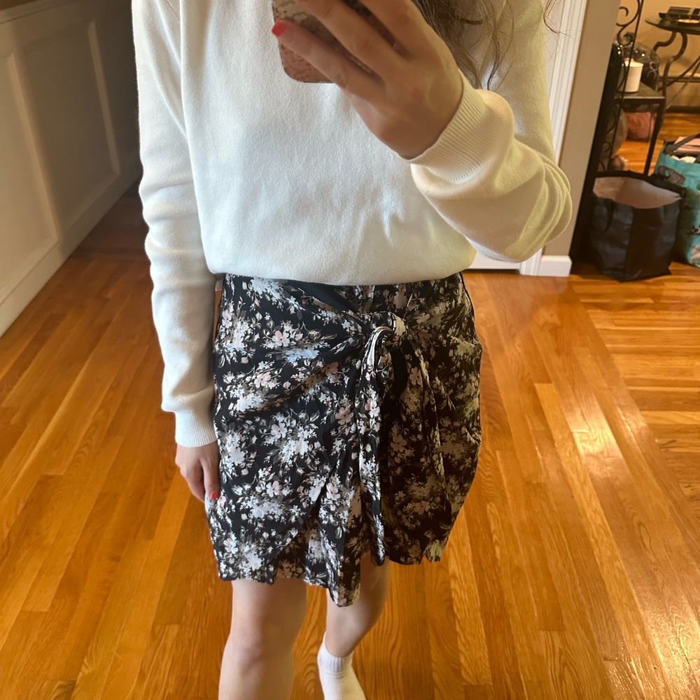 Club Monaco knot skirt